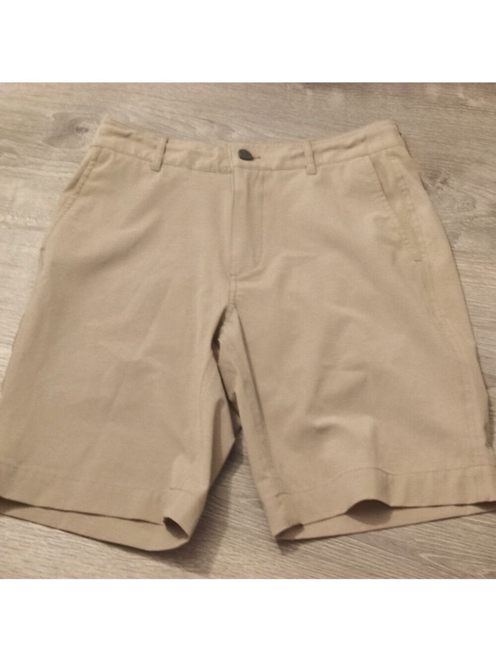 Faherty khaki all day shorts size 28